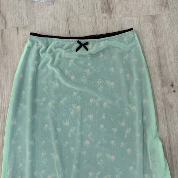Urban Outfitters Mariah Layered Mini Skirt Ditsy Floral Green Black Size XS/S - Picture 3 of 6